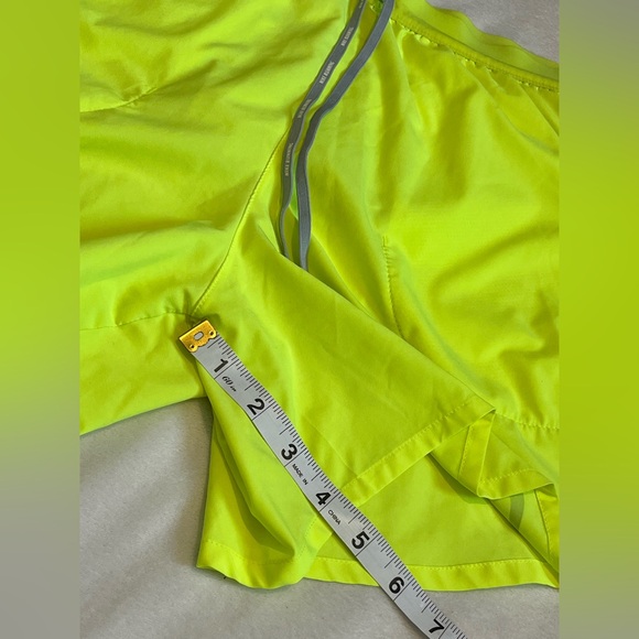 Nike Dri-Fit Women’s Fluorescent Yellow Running Shorts with Pockets Size Medium - Picture 9 of 16